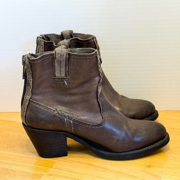 FRYE Heeled Western Ankle Boot 8.5 - Picture 1 of 11